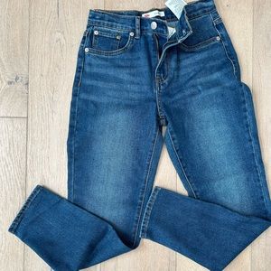 Levi’s mom jeans in size 12 kids